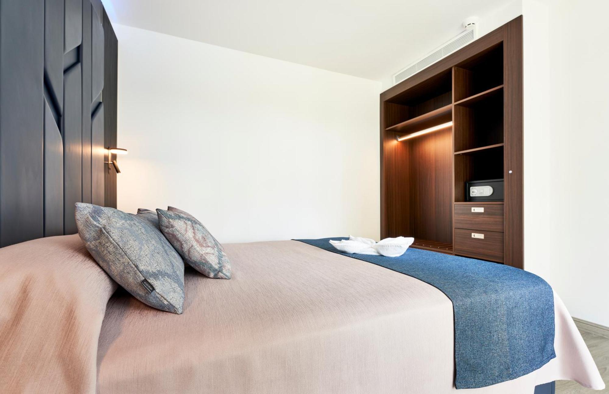 One-Bedroom Apartment Deluxe